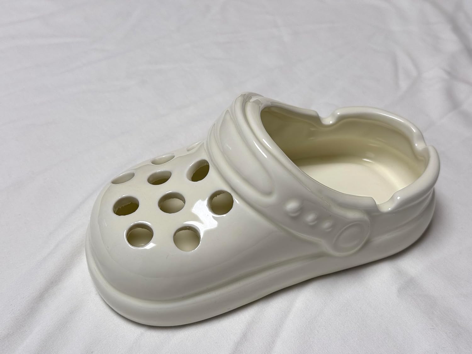 Cute Crocs-Shaped Ceramic Smokeless Ashtray